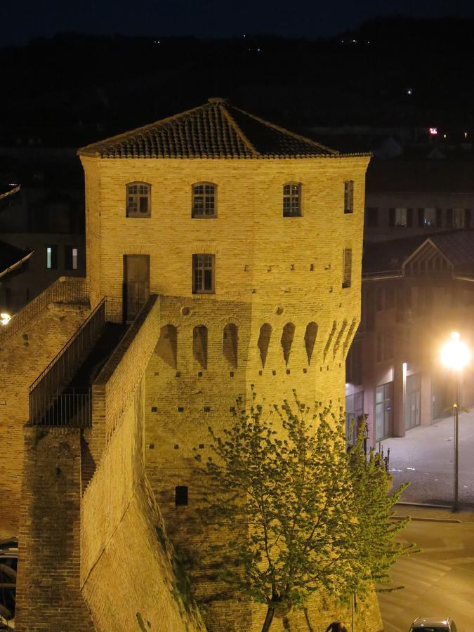 Il Torrione Acomodação com café da manhã Iesi Exterior foto